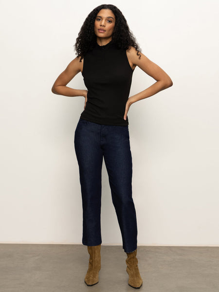 SLEEVELESS ZIP MOCK TOP